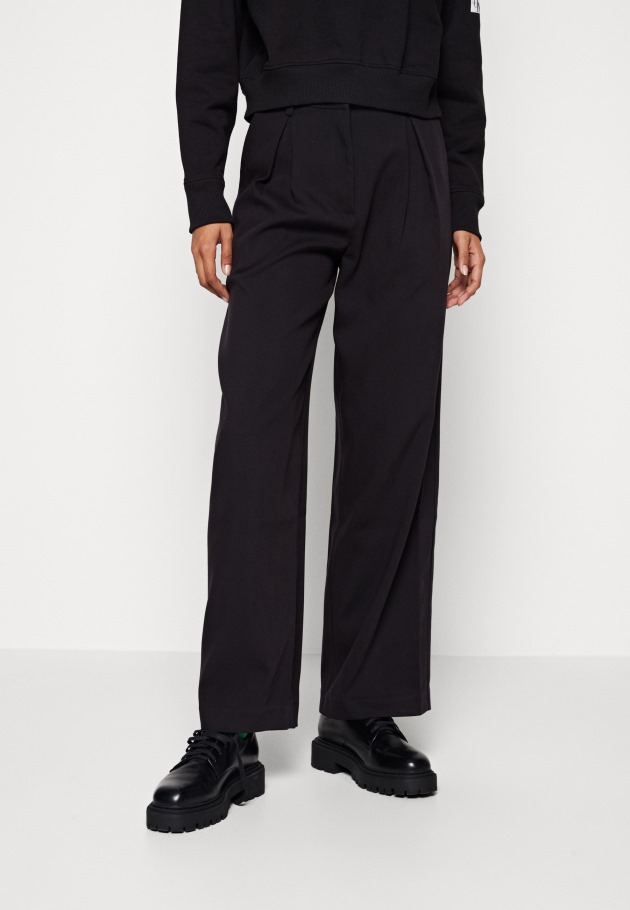 Ansie Noire - Talons Classiques Gabor