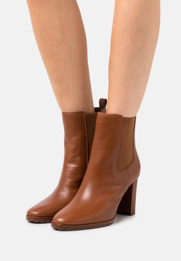 Chino Gabor Classic Ankle Boots