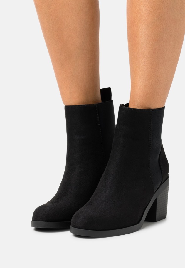 Gabor Black Lace-Up Ankle Boots