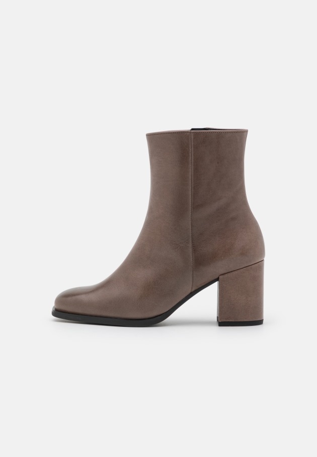 Gabor Classic Ankle Boots Taupe