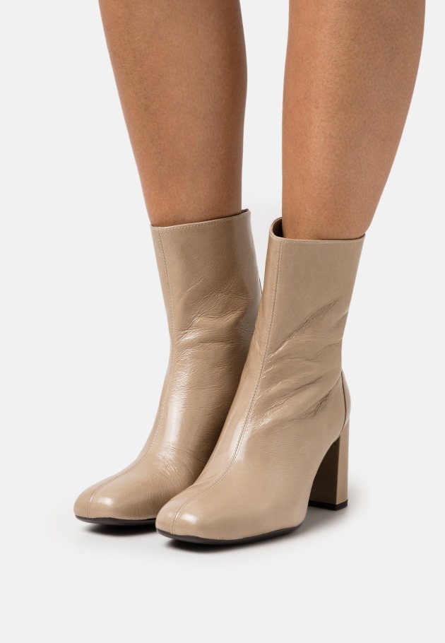 Gabor Classic Ankle Boots Taupe