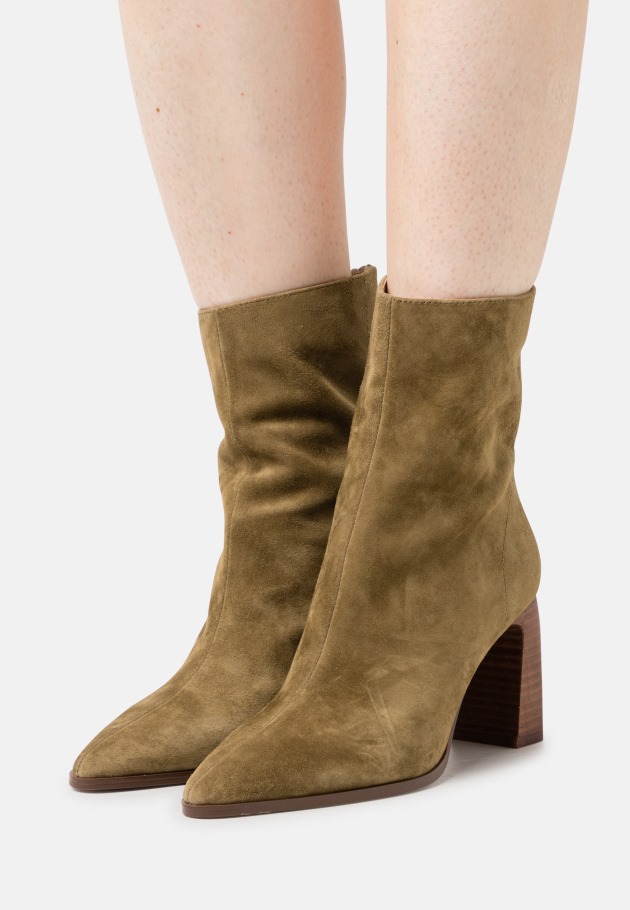 Gabor Classic Ankle Boots Taupe