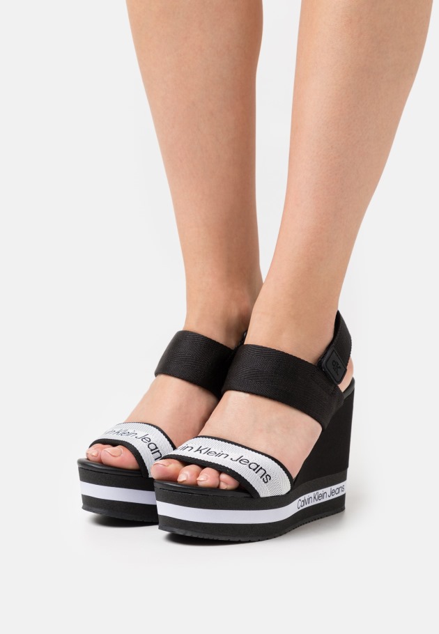 Gabor Noir Compensé à Bout Fermé - Talons à Plateforme