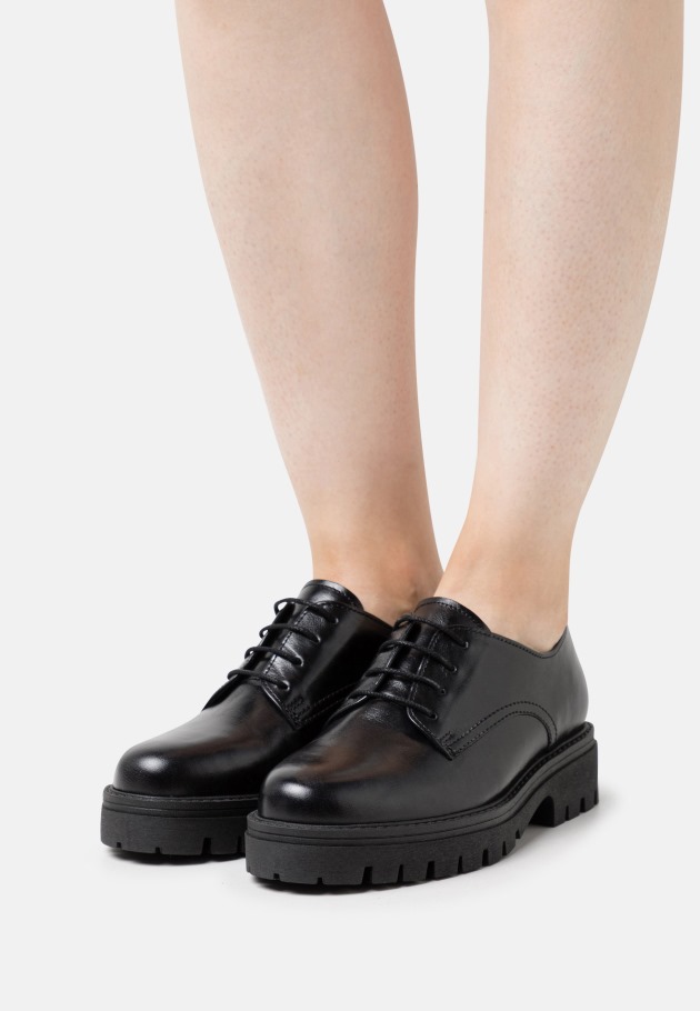 Gabor Noir à Lacets