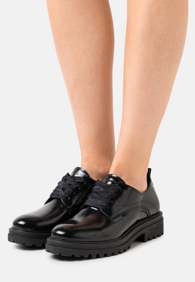 Gabor Noir à Lacets