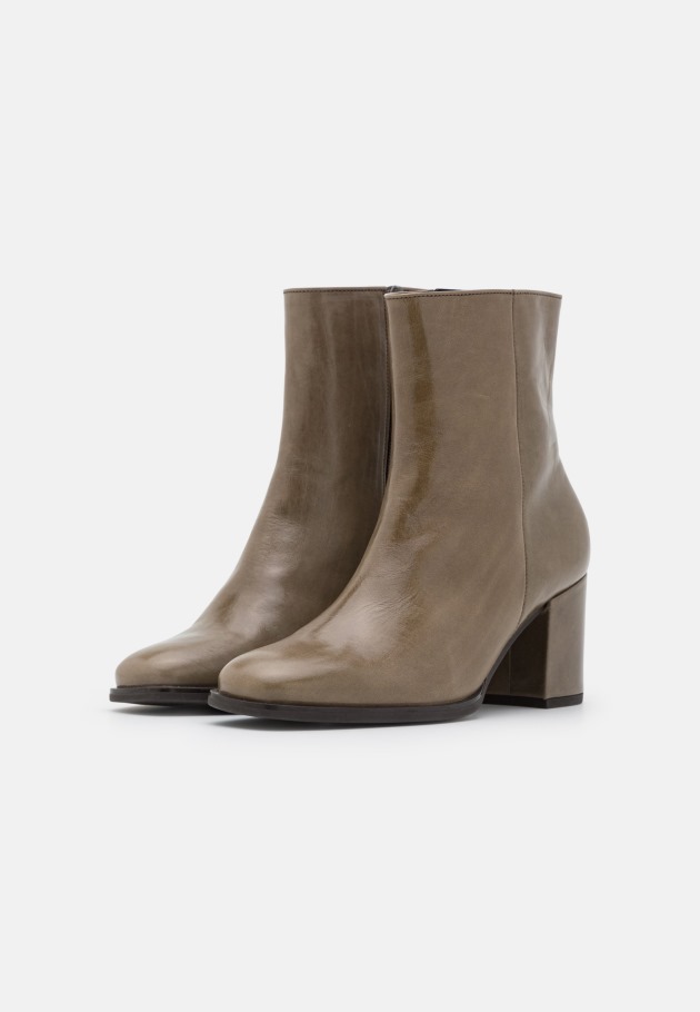 Gabor Salbei Classic Ankle Boots