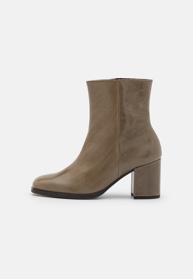 Gabor Salbei Classic Ankle Boots