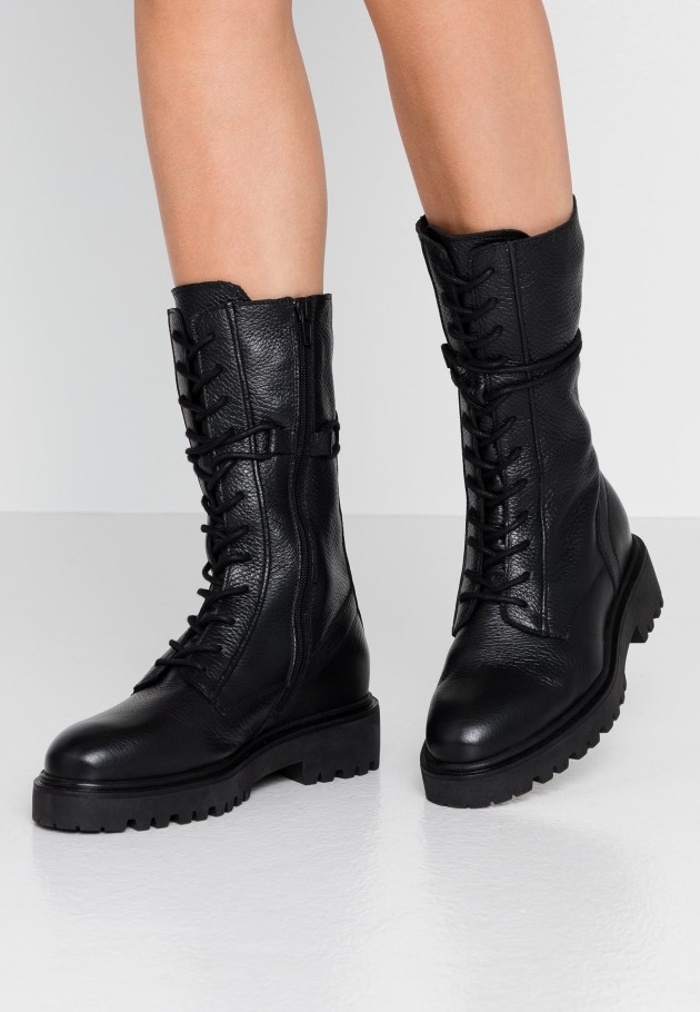 Gabor Weiss Lace-Up Boots