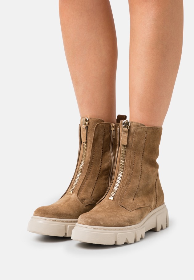 Kiesel Gabor Lace-Up Ankle Boots