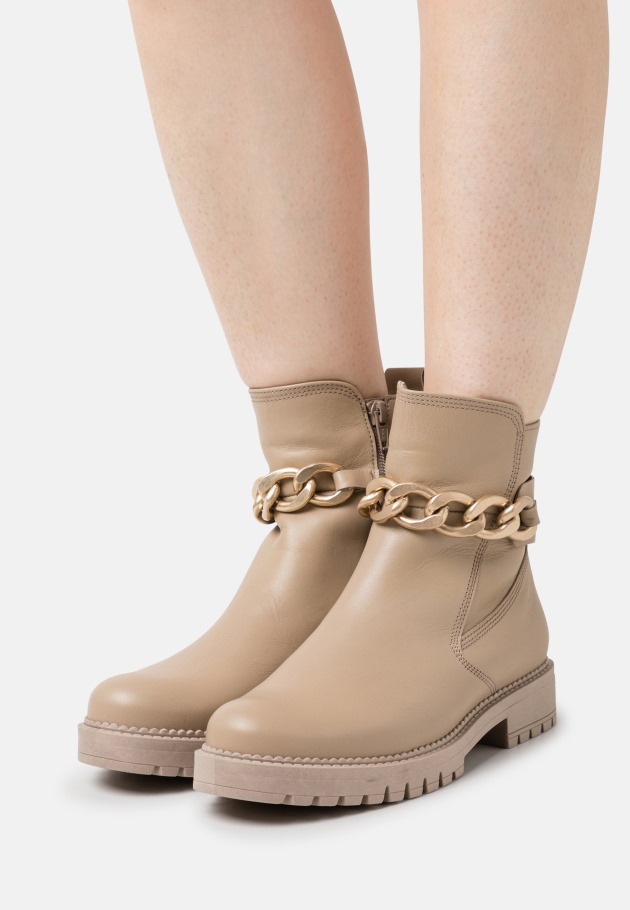 Kiesel Gabor Lace-Up Ankle Boots