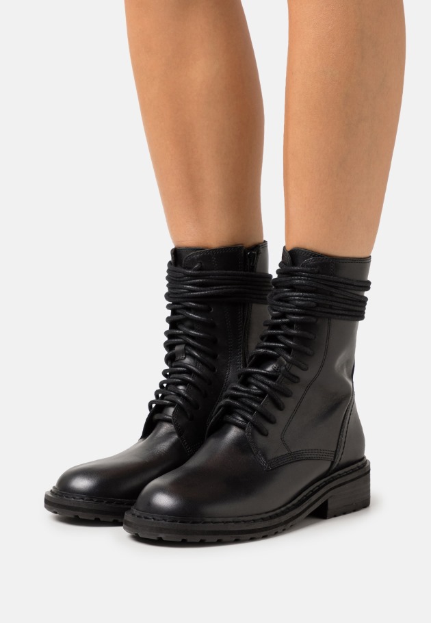 Lace-Up Ankle Boots Black Gabor