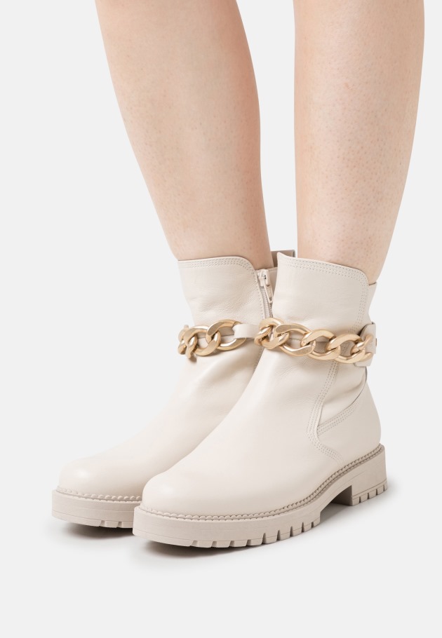 Lace-Up Boots Panna Gabor
