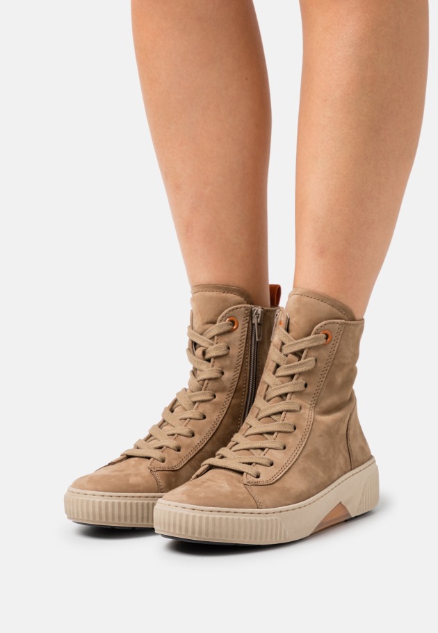 Platform Boots Black/White Gabor